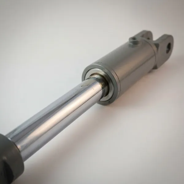 Hydraulikzylinder mit Chrom-Stange